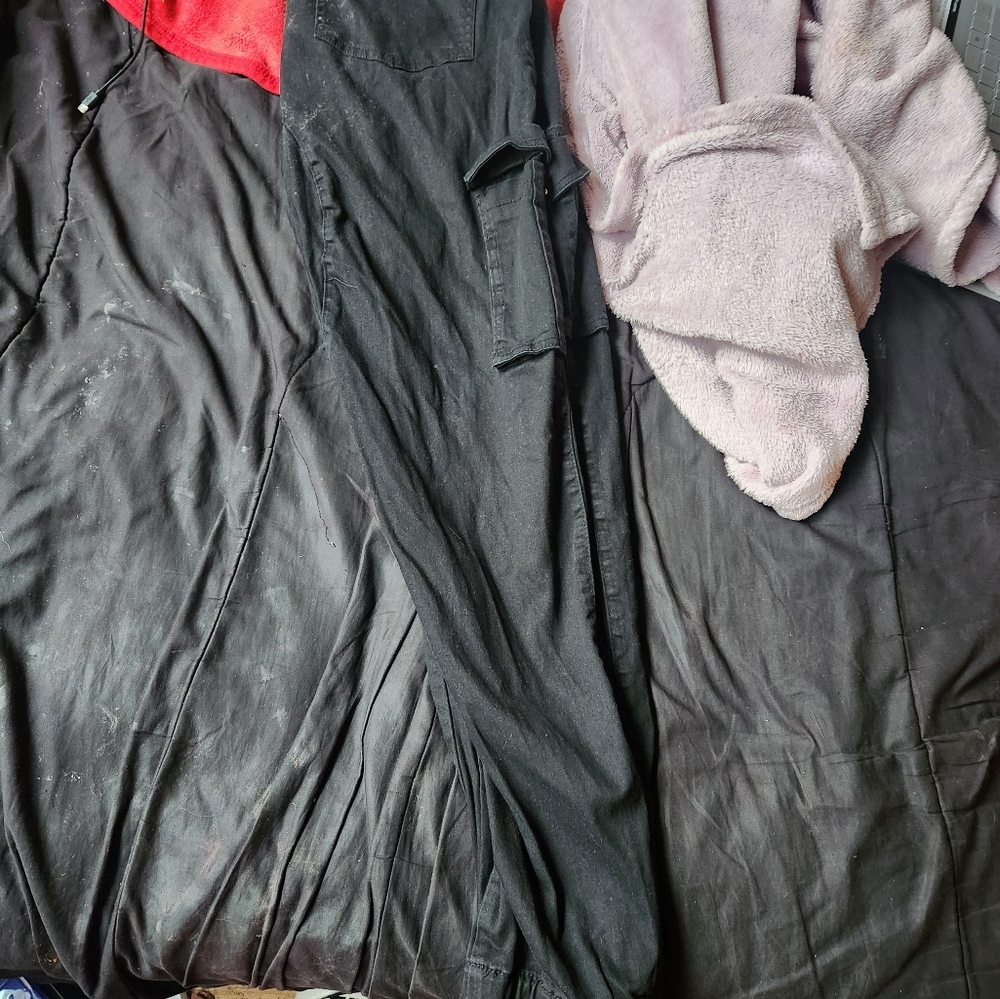 Black cargo jogger pants